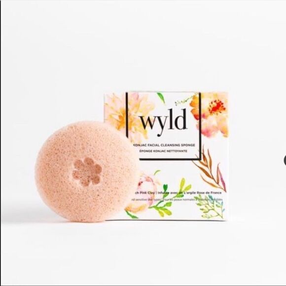 Wyld French Pink Clay Konjac Facial Sponge - Picture 3 of 3